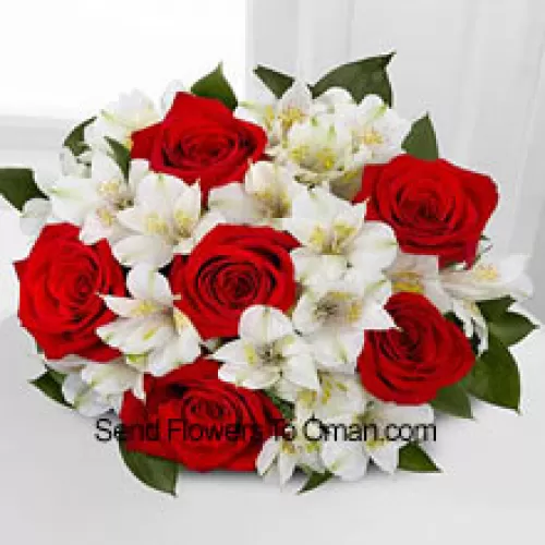 Ramo de 6 rosas rojas y flores blancas de temporada